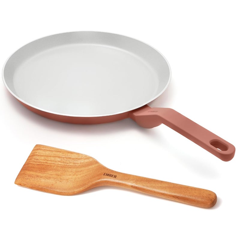 Ember Cookware أمبر أدوات الطهي أركيلا سيراميك غير لاصق طاسة دوسا 28 سم | مقبض متطابق | 1x ملعقة مسطحة | آمنة للاستخدام مع الحث | طاسة غير سامة | خالية من PFAS و PTFE | سلسلة فلورنس | تيراكوتا - Image 1