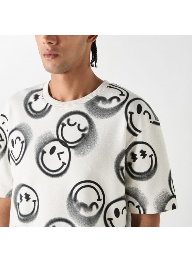 SP Characters All-Over Smiley Print T-shirt with Short Sleeves and Crew Neck  - Image 4