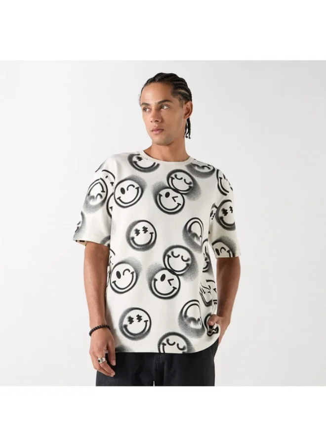 SP Characters All-Over Smiley Print T-shirt with Short Sleeves and Crew Neck