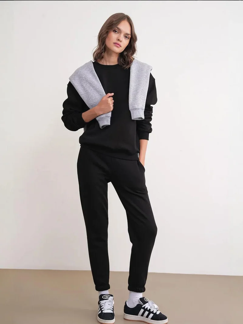 MixRay Mixray Basic Sweatshirt & Jogger Two-Piece Set