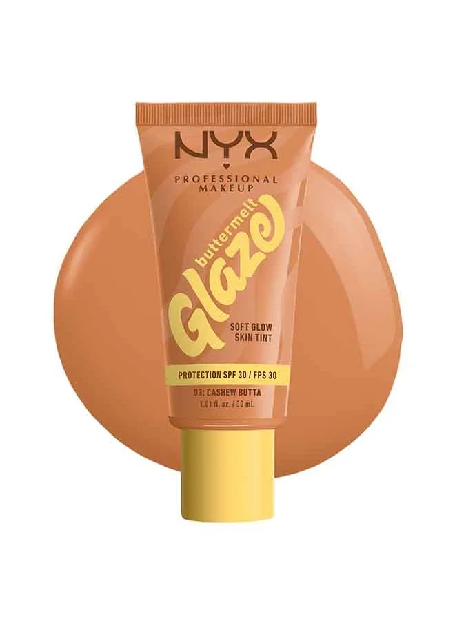 NYX PROFESSIONAL MAKEUP NYX Professional Makeup Buttermelt Glaze Soft Glow Skin Tint + SPF/FPS 30, Foundation, 12h Wear, Cashew Butta