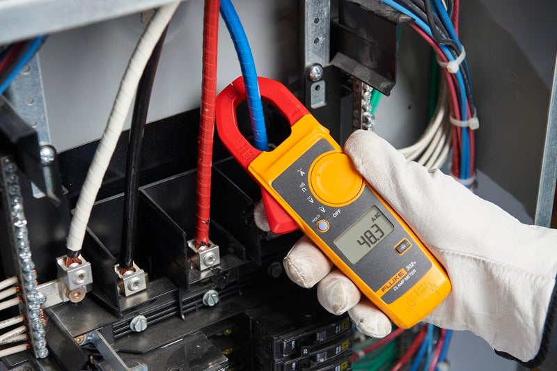 FLUKE مقياس تيار رقمي 302+، فك 30 مم، يقيس التيار المتردد حتى 400A، يقيس الجهد المتردد/المستمر حتى 600V، قياسات المقاومة، الاستمرارية، والسعة، يشمل ضمان لمدة سنتين - Image 4