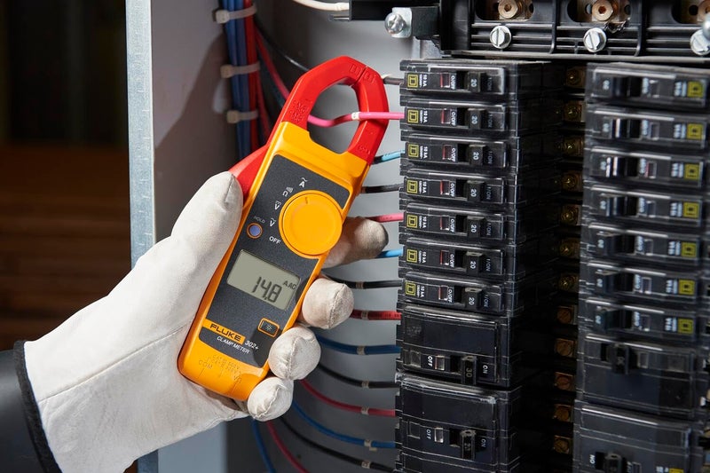 FLUKE مقياس تيار رقمي 302+، فك 30 مم، يقيس التيار المتردد حتى 400A، يقيس الجهد المتردد/المستمر حتى 600V، قياسات المقاومة، الاستمرارية، والسعة، يشمل ضمان لمدة سنتين - Image 5