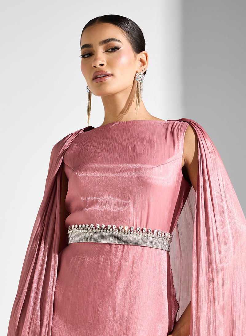 ايلا فستان بتصميم جريء للمغامرات - Image 3