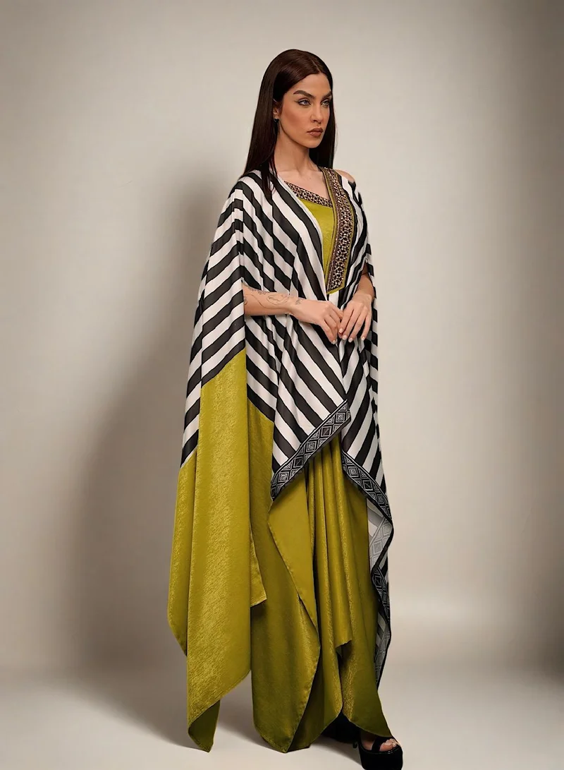 إكستاسي طقم فستان بكاب مطوي