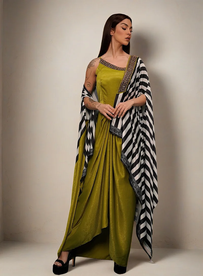 إكستاسي طقم فستان بكاب مطوي