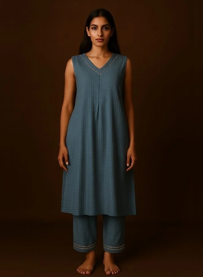 أبهشتي V Neck Textured Kurta pant set with delicate lace detailings