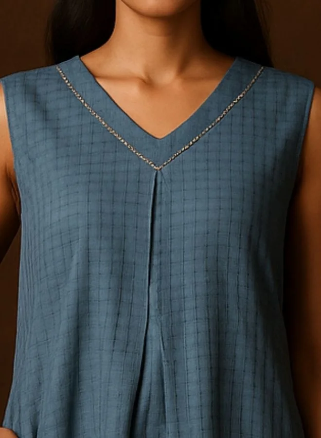 أبهشتي V Neck Textured Kurta pant set with delicate lace detailings