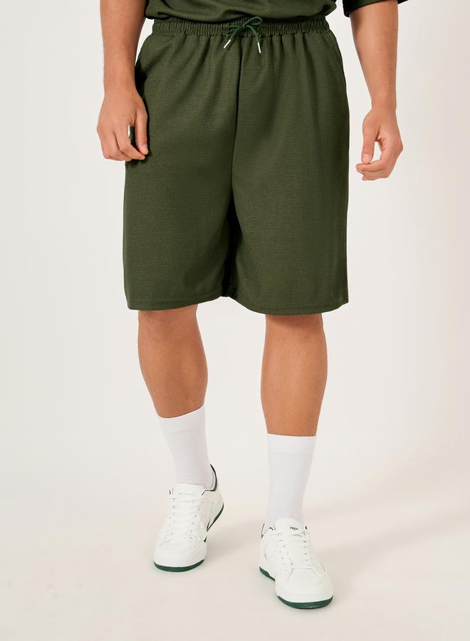 Styli Solid Textured Knit Oversized Streetwear T-Shirt and Shorts Set - Image 4