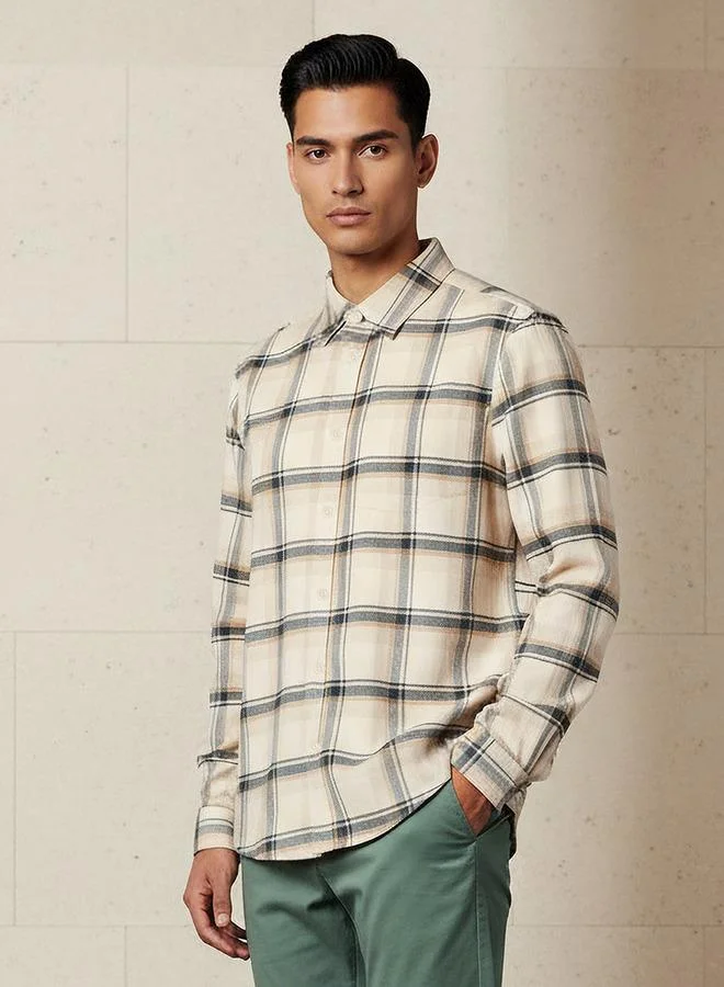 سبلاش فيڤ Men Regular Fit Collared Checked Long Sleeve Shirt