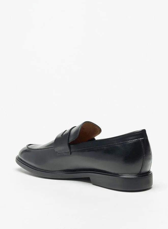 لو كونفورت Men Solid Slip-On Loafers