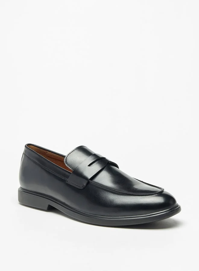 لو كونفورت Men Solid Slip-On Loafers