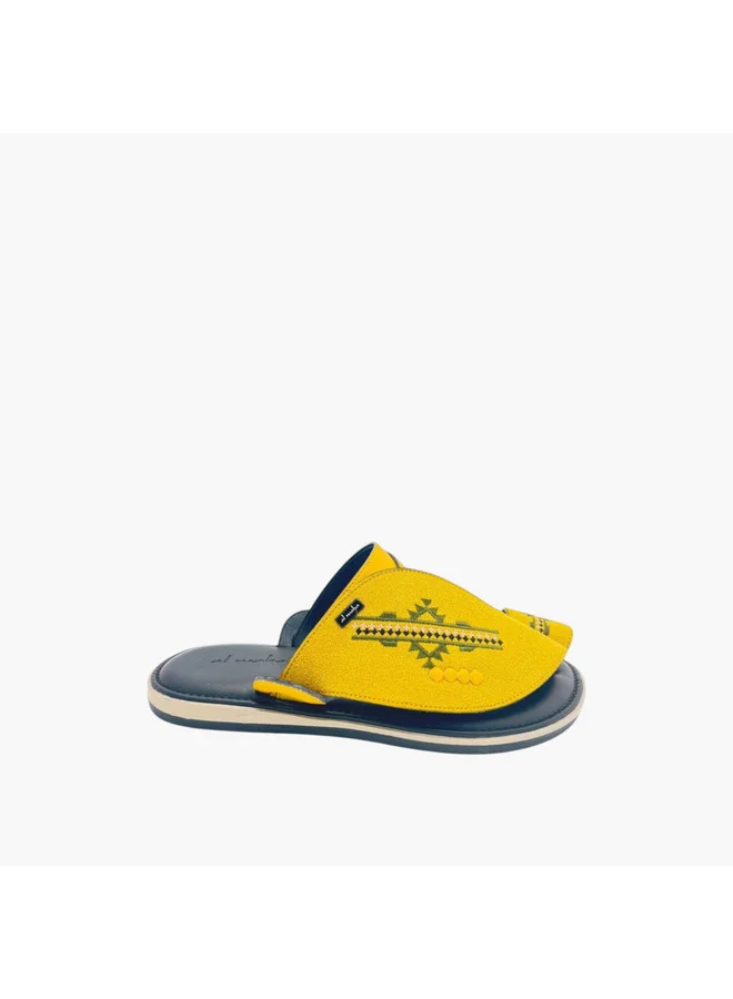الواحة Men's Embroidered Slip-On Arabic Sandals with Toe Loop