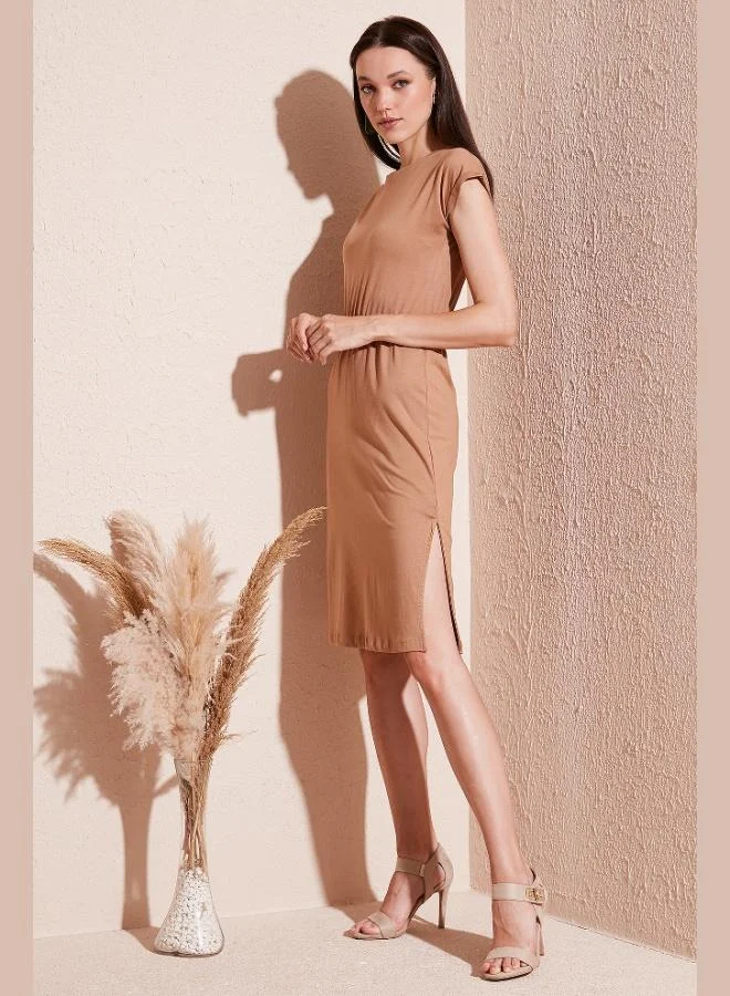 ليلا فستان ميدي بأكمام قصيرة وفتحتين جانبيتين من قطن ليلا للنساء