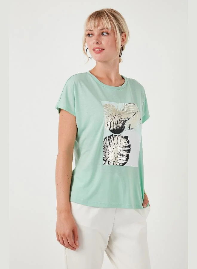 ليلا تيشيرت نسائي ليلا مطبوع بياقة دائرية وقصة عادية