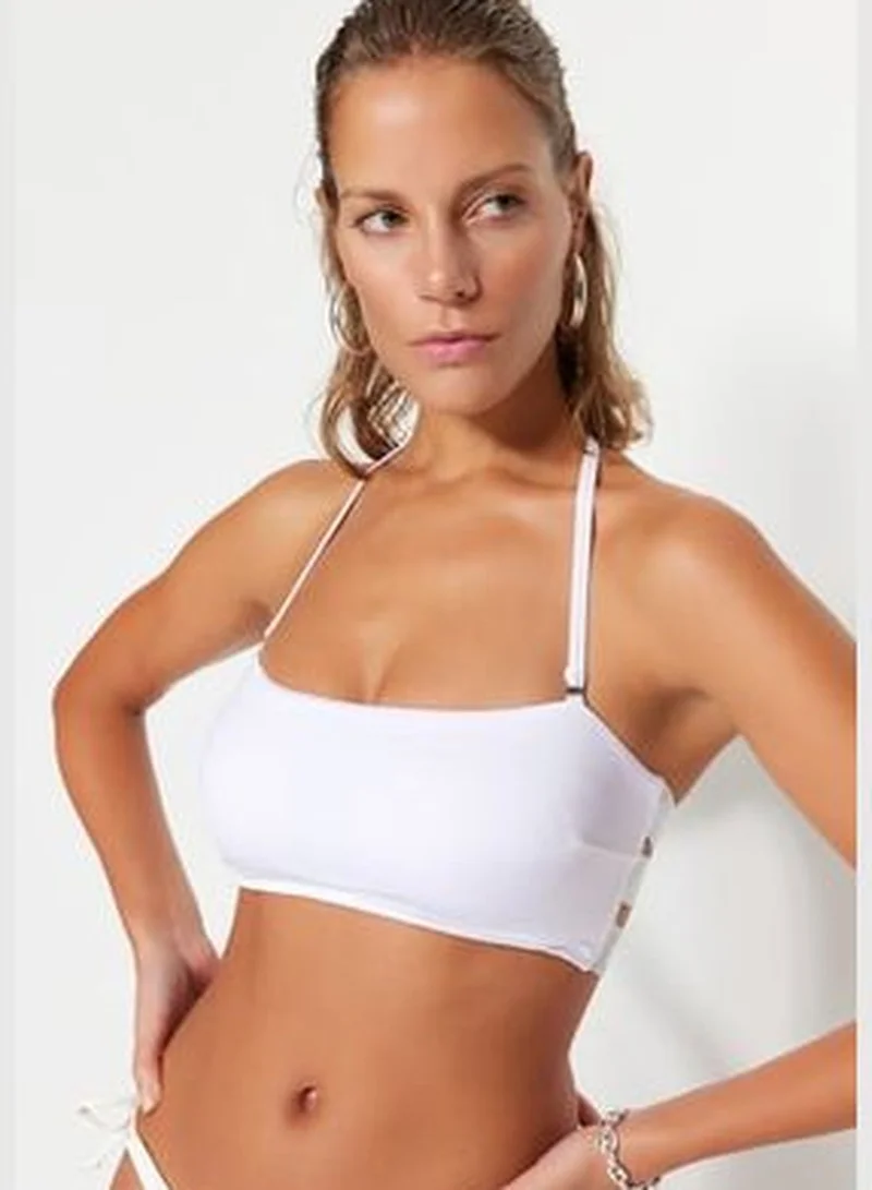 trendyol White Strapless Bikini Tops With Plunging Back TBESS23BU00228