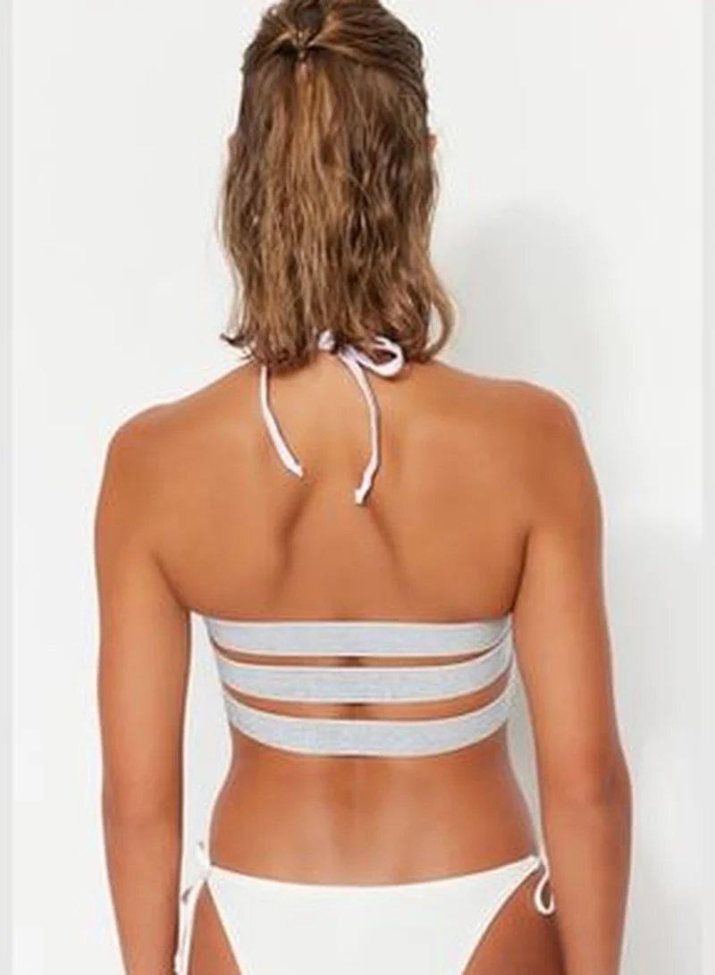 trendyol White Strapless Bikini Tops With Plunging Back TBESS23BU00228