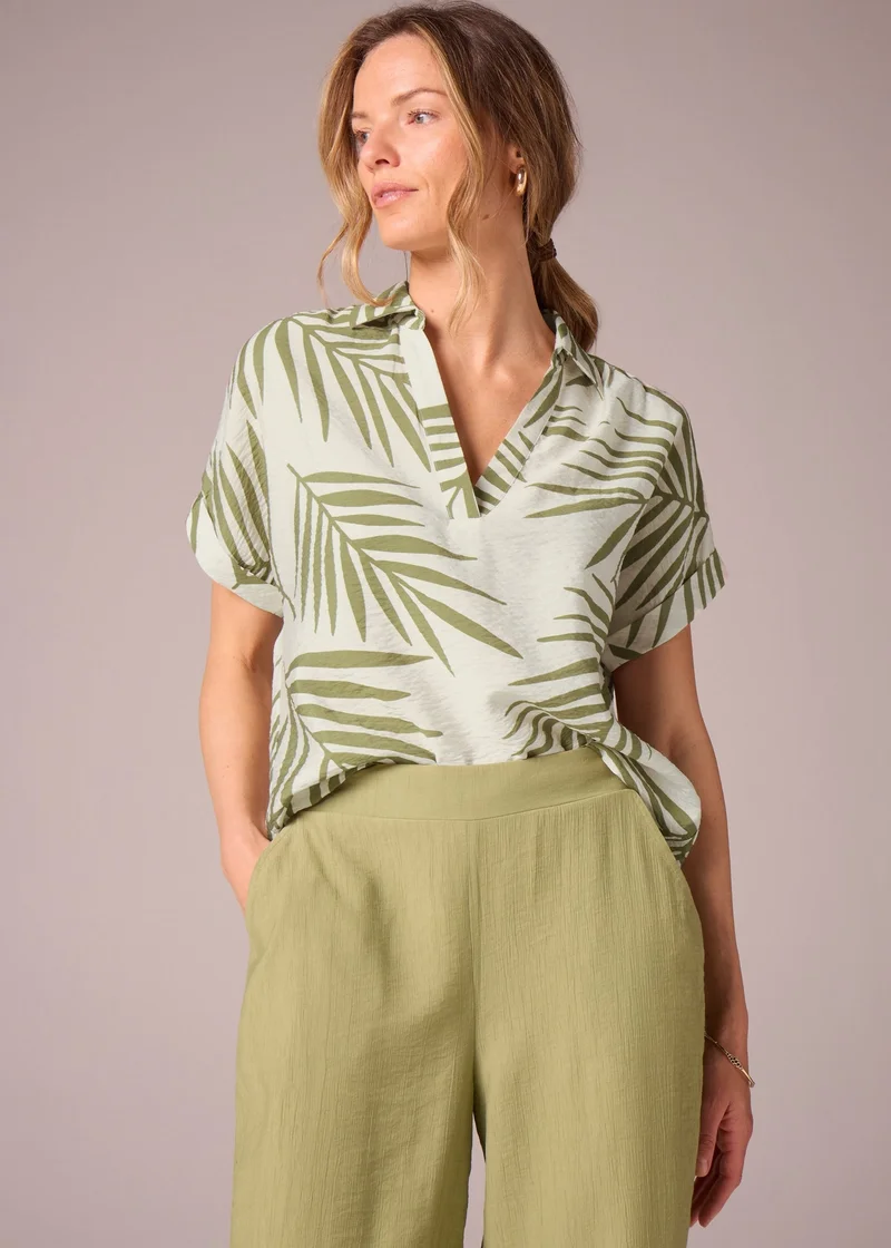 Matalan Et Vous Green Palm Print Airflow V-Neck Blouse