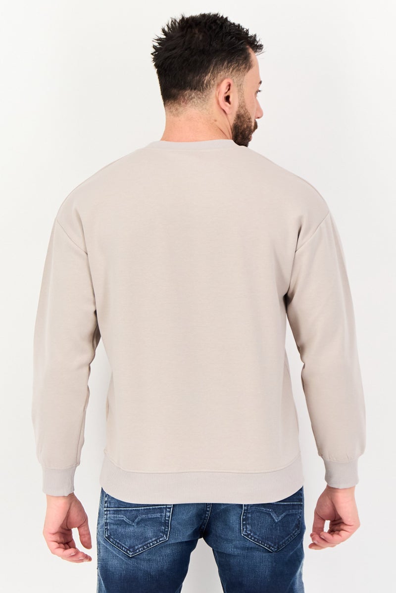 Core Elements سويت شيرت رجالي بأكمام طويلة بياقة دائرية، رمادي فاتح - Image 3