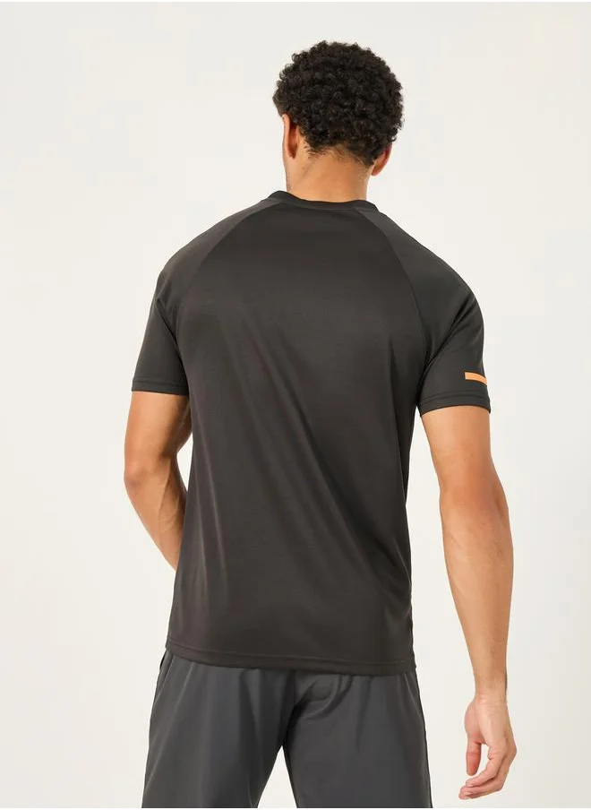 Styli Neon Print Micro Dot Raglan Fit Workout T-Shirt