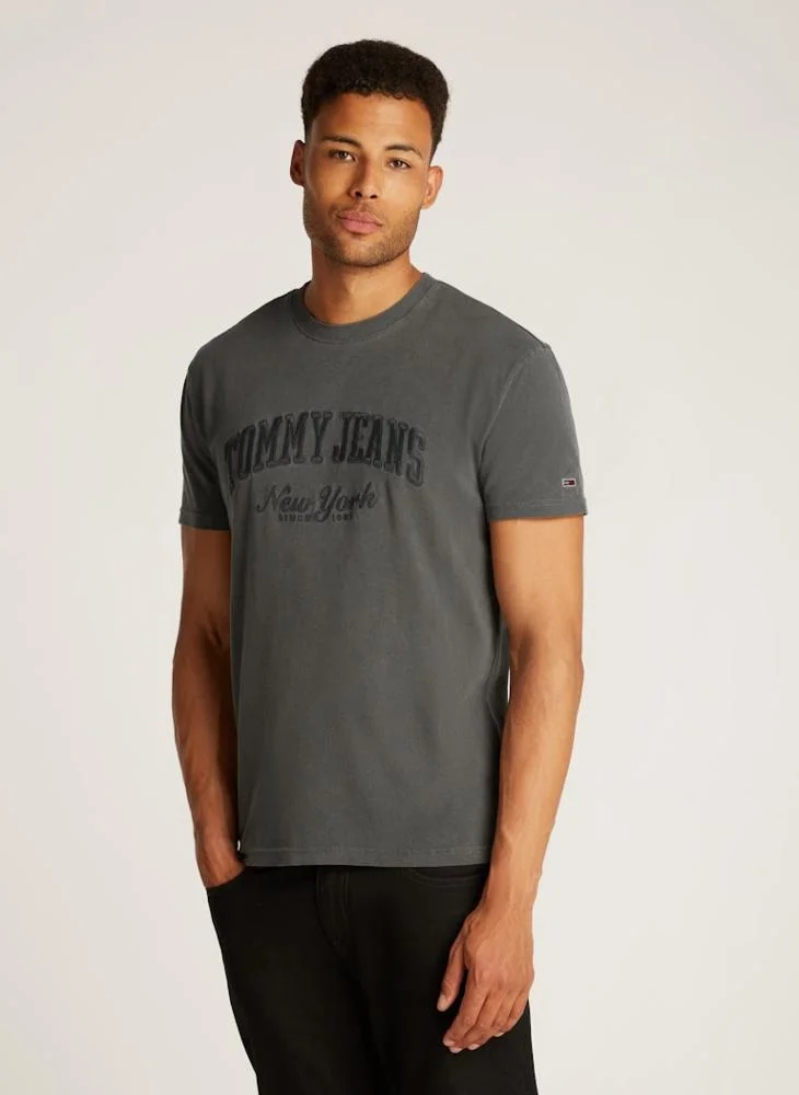 TOMMY JEANS Logo Print  Crew Neck T-Shirt