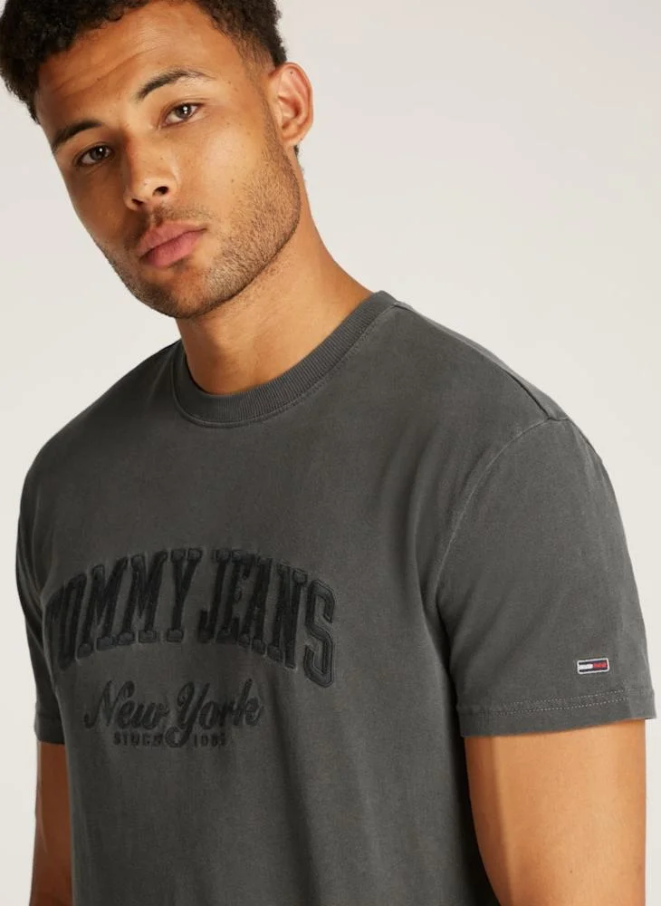 TOMMY JEANS Logo Print  Crew Neck T-Shirt