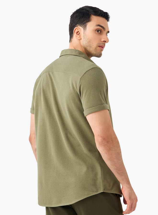 ايكونيك قميص بارز الملمس بأكمام قصيرة وأزرار إغلاق من آيكونيك - Image 3