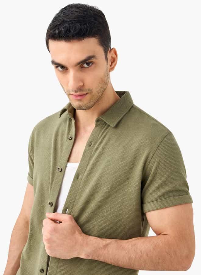 ايكونيك قميص بارز الملمس بأكمام قصيرة وأزرار إغلاق من آيكونيك - Image 4