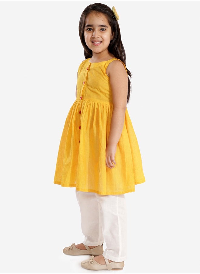 PRASHA - Girls Handloom Cotton Kurta And Straight Pant Set - Image 1