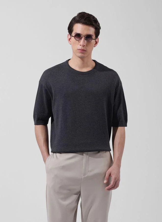 شركة المرآب الهندية تيشيرت رجالي بقصة واسعة وياقة دائرية وأكمام نصفية بنقش بارز