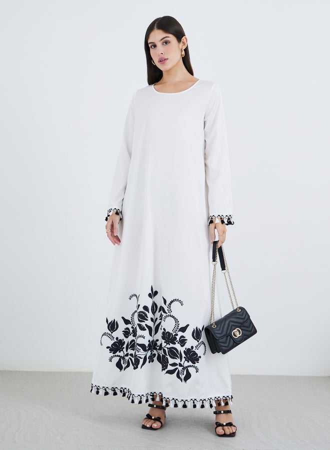 جلابية مطبوعة بالزهور مع شرابات