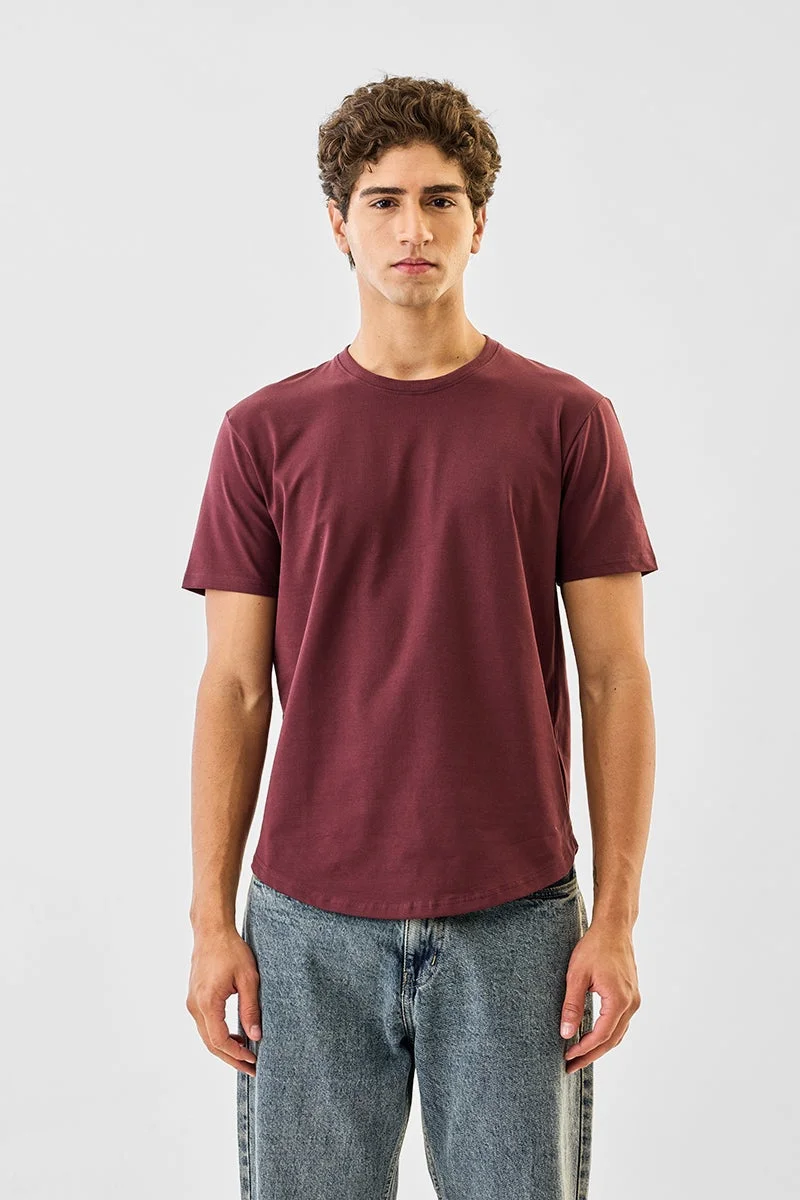 سنيتش تي شيرت بياقة دائرية بقصة ضيقة بتصميم تفاحة