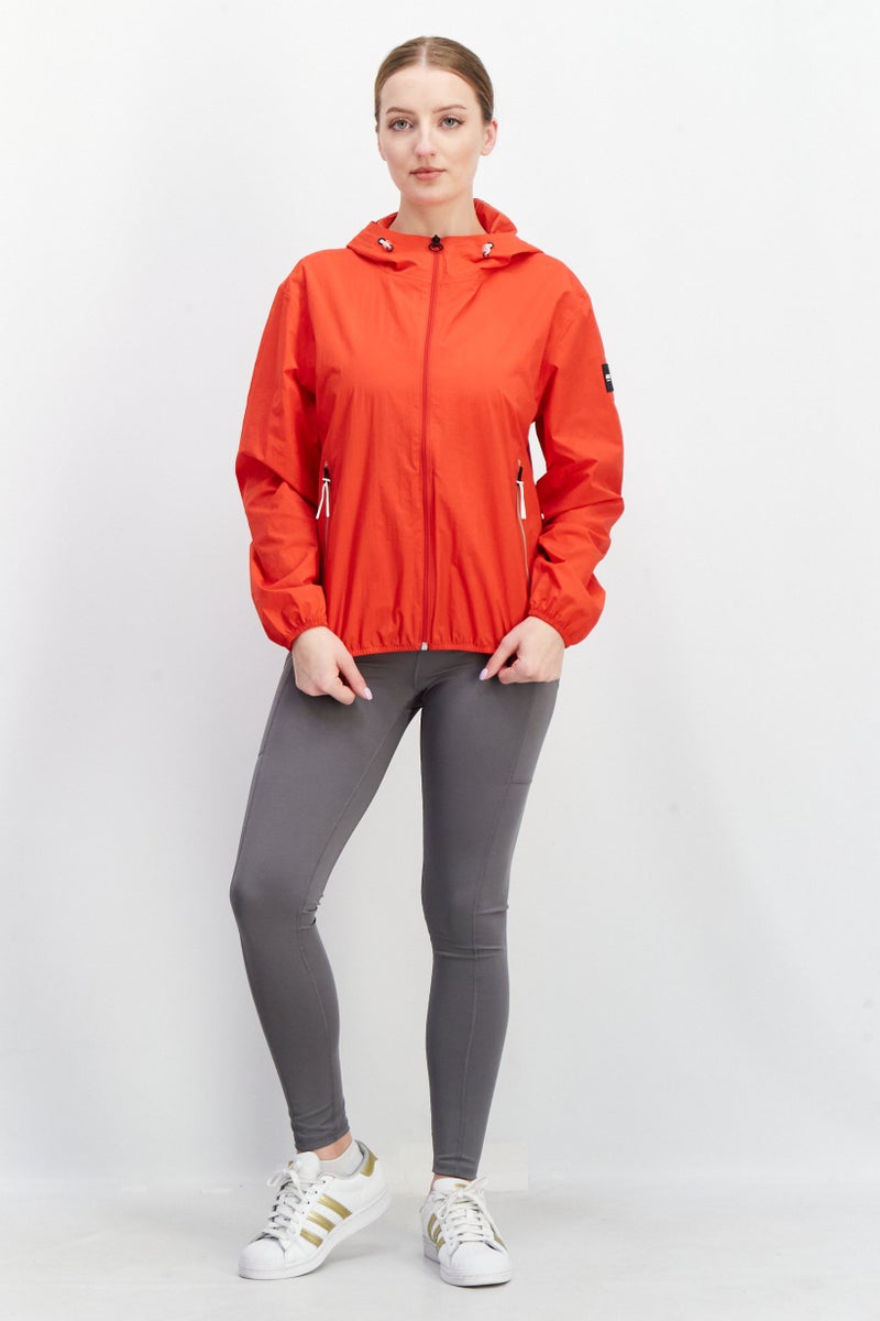 Aigle جاكيت واقي من الرياح بغطاء رأس للنساء بشعار العلامة التجارية مع أربطة، أحمر - Image 4