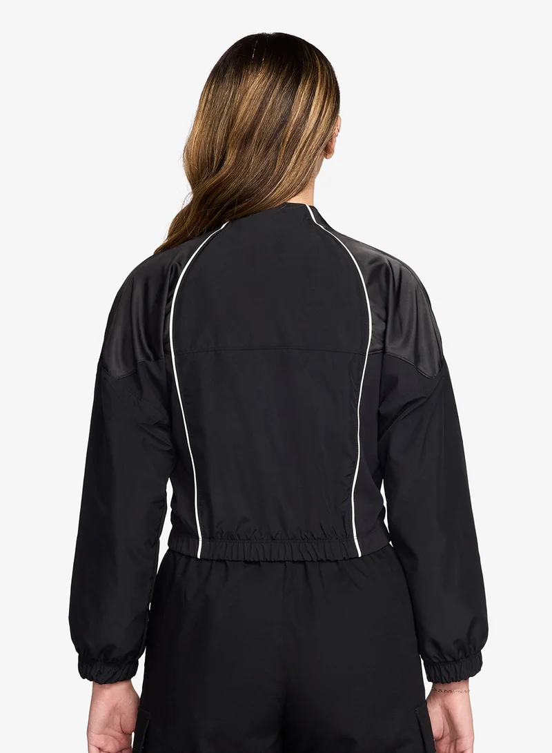 نايكي جاكيت رياضي نسائي قصير