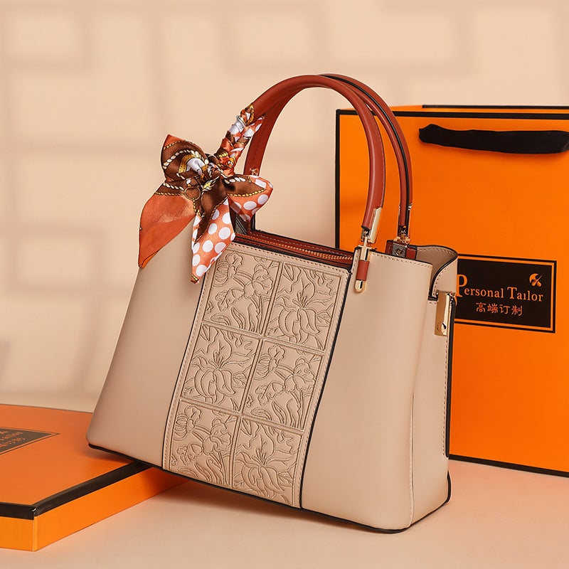 New Chinese Embroidered Handbag 2025 Niche National Style Middle-Aged Cheongsam For Mother Bag Gift - Image 3