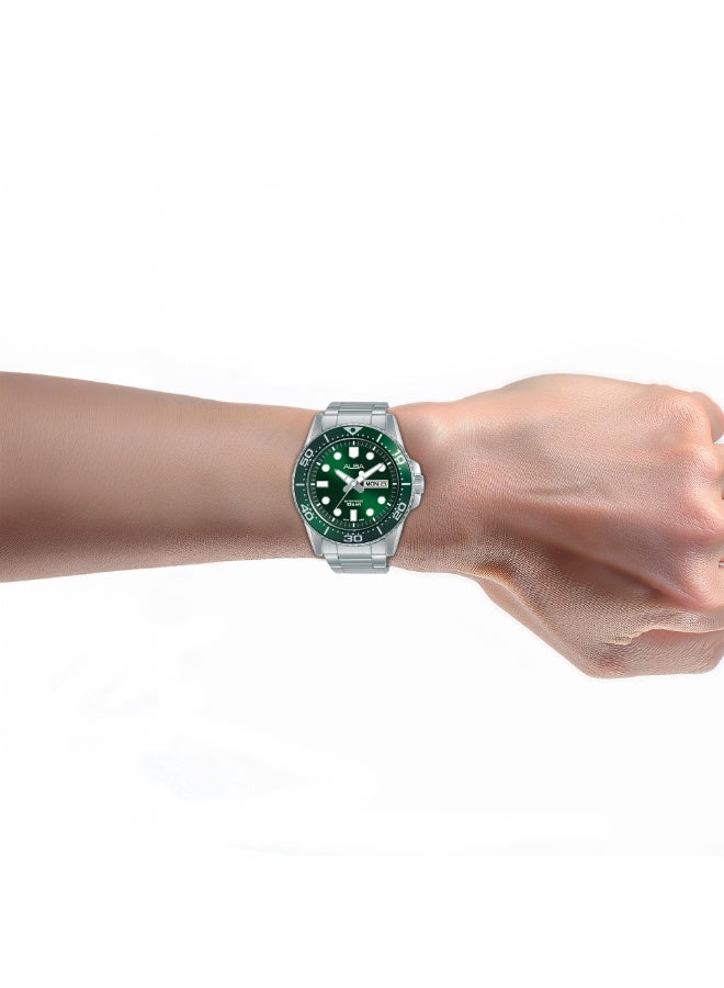 Alba Active Men’s Watch AV3595X1, 42.5 mm Green Dial, Stainless Steel Case & Bracelet, 100 m WR - Image 3