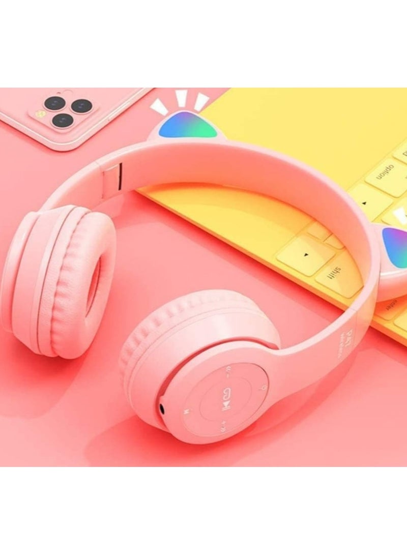 Give your child an enjoyable listening experience with the Cat-Shaped Kids Headphone - Pink, specially designed to fit little ones safely and comfortably. This headphone features an attractive cat ear design with a stylish pink color that adds a fun and modern touch. Equipped with soft ear cushions to provide optimal comfort during prolonged use, in addition to noise reduction technology for a clear and pure audio experience. It also has a safe volume level to protect children's ears from loud sounds  - Image 1