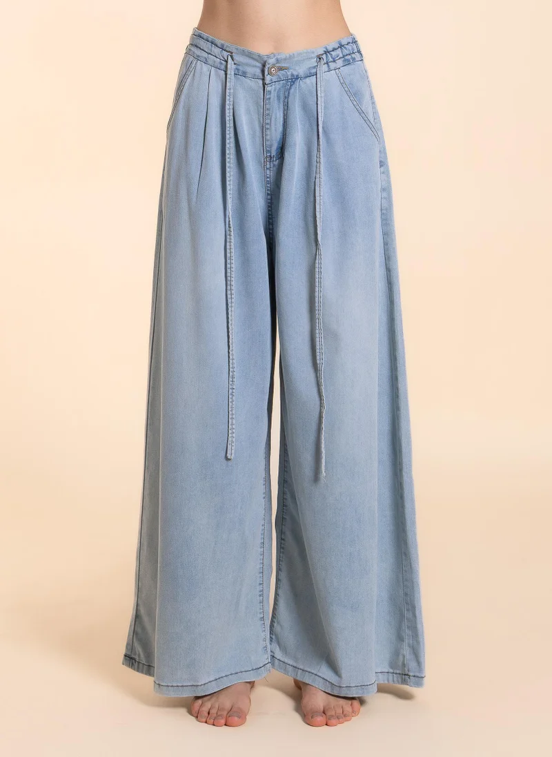 SHAPES LIGHTWEIGHT WIDE-LEG JEANS