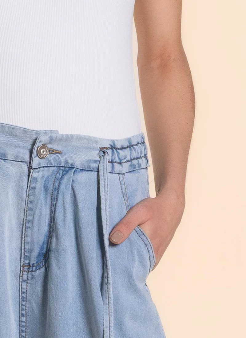 SHAPES LIGHTWEIGHT WIDE-LEG JEANS