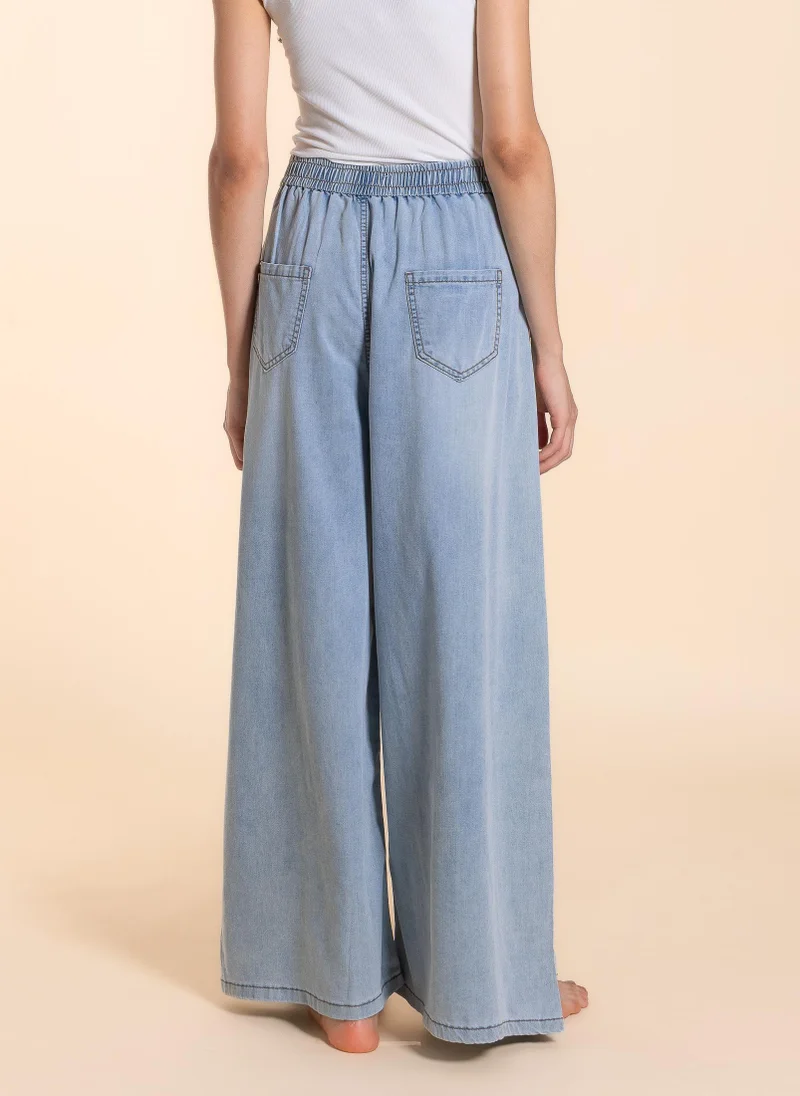 SHAPES LIGHTWEIGHT WIDE-LEG JEANS