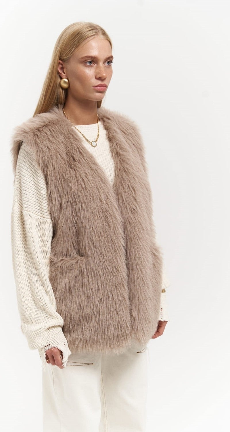 Mai Collection Plush Mink Vest  - Image 2
