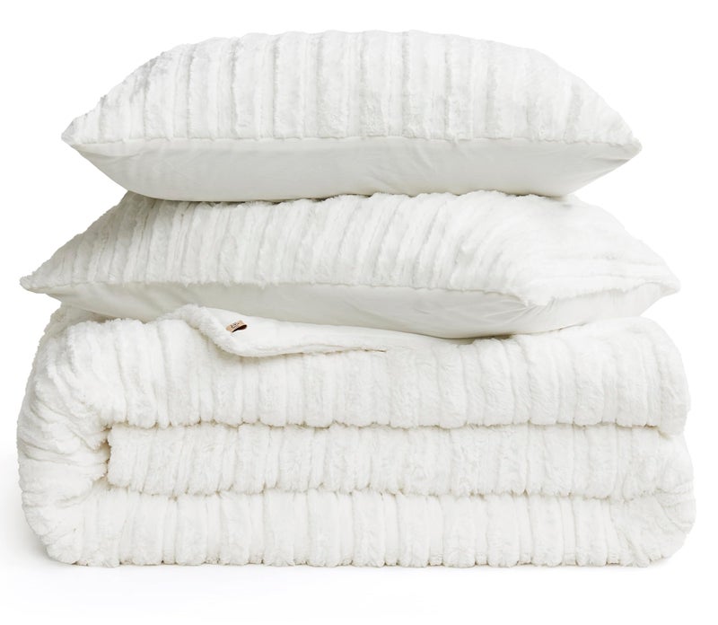 UGG UGG Kenzie FullQueen Comforter Set with 2 Pillow Shams Plush Faux Fur Bedding Soft Warm Down Alternative Comforter Washable Hypoallergenic Fluffy Blanket Set for Bedroom FullQueen Size White Snow 