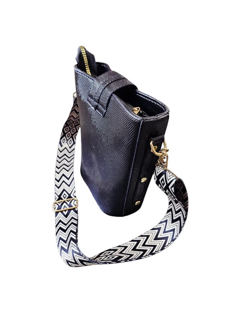 Women’s Crossbody Bag – Clasp Leather with Modern Design - Image 2