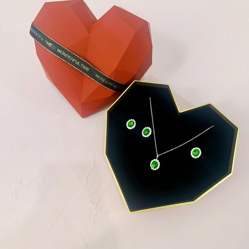 Heart-Shaped Gift Box - Large Size Velvet-Lined Premium Packaging for Jewelry and Romantic Presents, Elegant and Durable Design - Image 5