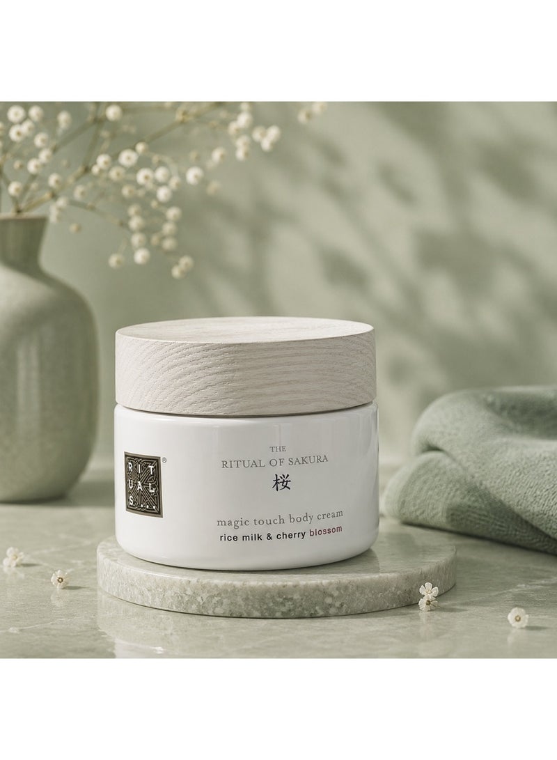 RITUALS Sakura Body Cream – Rich Nourishing Daily Moisturizer with Cherry Blossom, Rice Milk Extract & Vitamin E for Soft, Radiant Skin, 220ml / 7.4 fl oz - Image 5