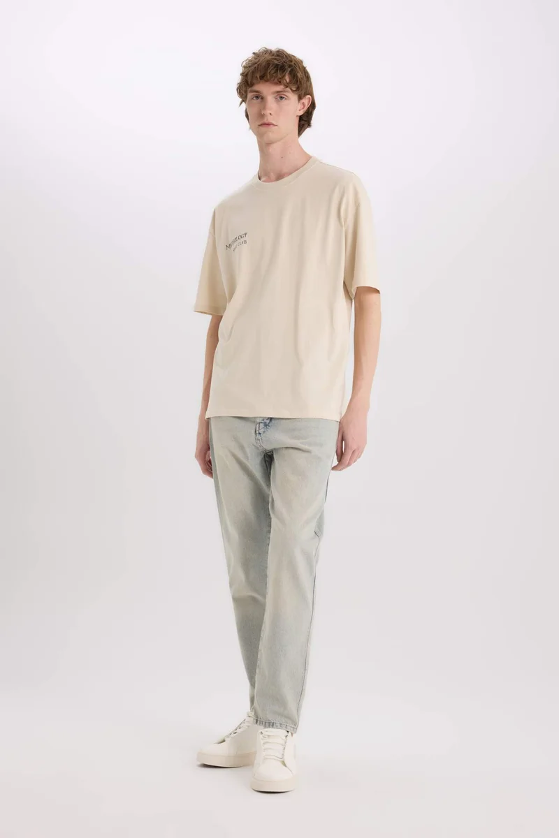 ديفاكتو Oversize Crew Neck Back Printed T-Shirt