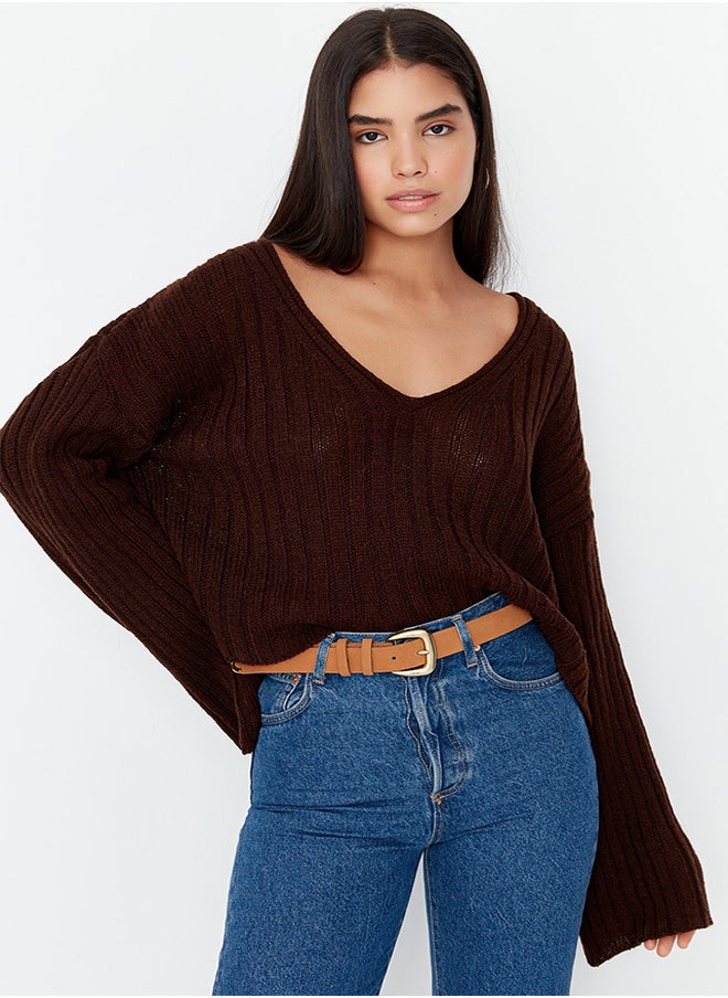 trendyol Brown Wool Wide Fit Crop Basic Knitwear Sweater TWOAW23KZ01844  - Image 3