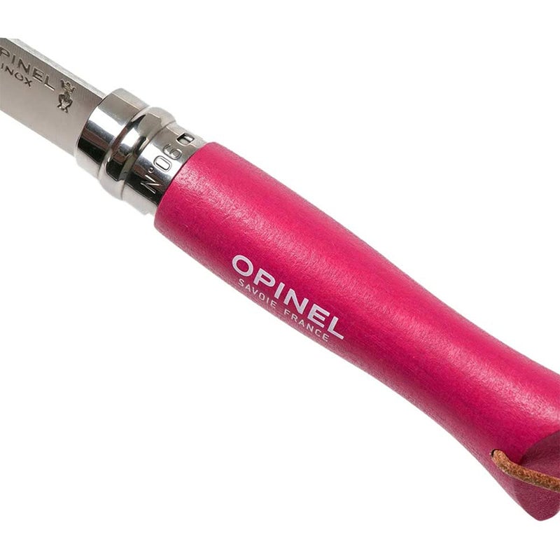 Opinel أوبينيل كولوراما رقم 06 – سكين جيب قابلة للطي بمقابض من خشب الزان المطلي بألوان زاهية، حبل جلدي، فيروبلوك، صنع في فرنسا (فراولة) - Image 5
