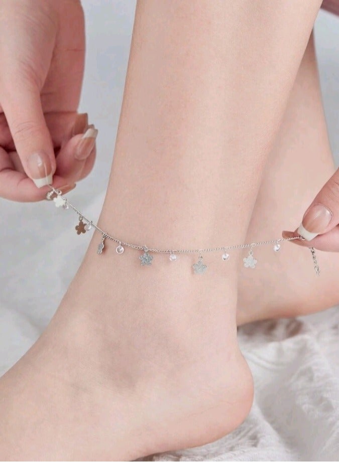 خلخال نسائي عصري وأنيق من الاستانلس ستيل باللون الفضي - Image 1