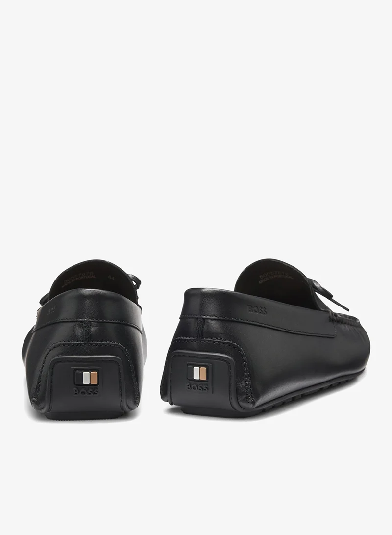 بوس أحذية جلدية رجالية بتصميم الموكاسين وزينة فيونكة